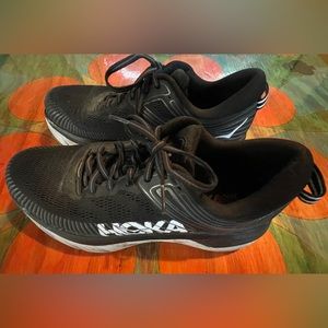 HOKA ONE ONE Bondi 7 Running Women's Shoes Black/White Size 10 D.